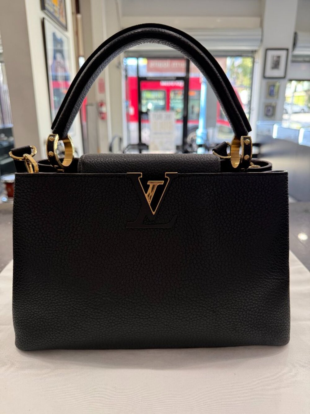 Louis Vuitton Capucines MM Leather Crossbody Bag-M42259